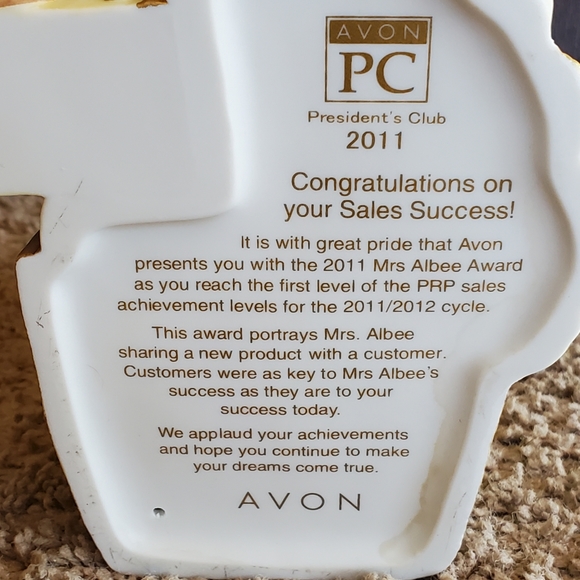 AVON 2011 Mrs Albee - Picture 7 of 10